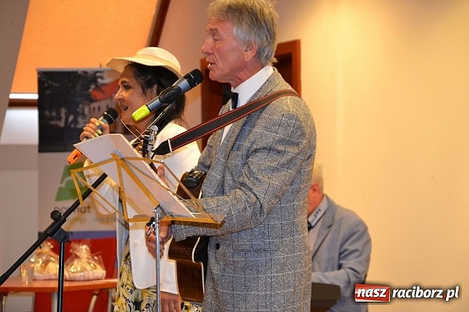 Zdjęcie w galerii na portalu naszraciborz.pl: Lwowska Fala zawitała na raciborski zamek wiadomości z regionu