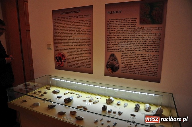 Zdjęcie w galerii na portalu naszraciborz.pl: Archeoreplica, czyli duża dawka historii na wieczorze z Muzeum wiadomości z regionu