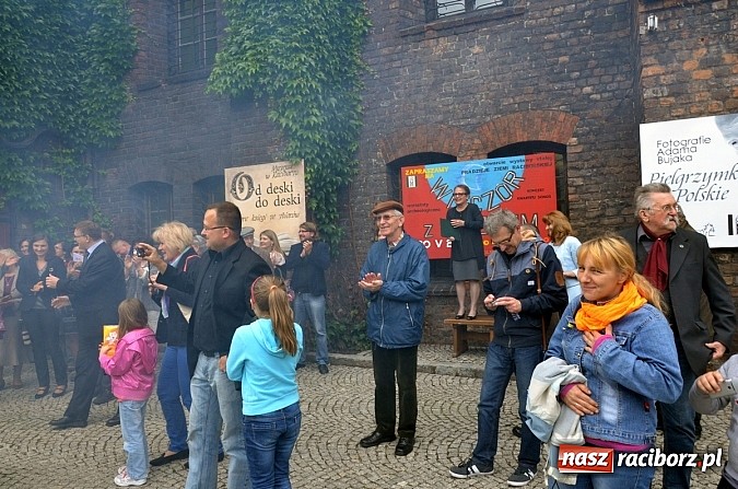Zdjęcie w galerii na portalu naszraciborz.pl: Archeoreplica, czyli duża dawka historii na wieczorze z Muzeum wiadomości z regionu