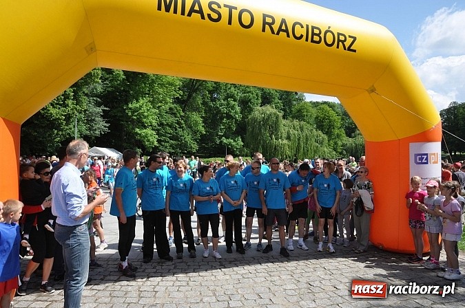Zdjęcie w galerii na portalu naszraciborz.pl: VIII Raciborski Bieg Profilaktyczny, tym razem w parku Roth wiadomości z regionu