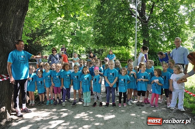 Zdjęcie w galerii na portalu naszraciborz.pl: VIII Raciborski Bieg Profilaktyczny, tym razem w parku Roth wiadomości z regionu
