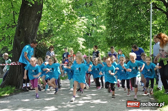 Zdjęcie w galerii na portalu naszraciborz.pl: VIII Raciborski Bieg Profilaktyczny, tym razem w parku Roth wiadomości z regionu