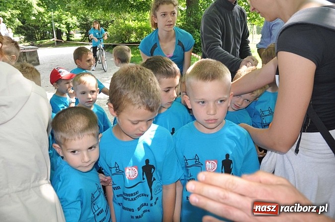 Zdjęcie w galerii na portalu naszraciborz.pl: VIII Raciborski Bieg Profilaktyczny, tym razem w parku Roth wiadomości z regionu