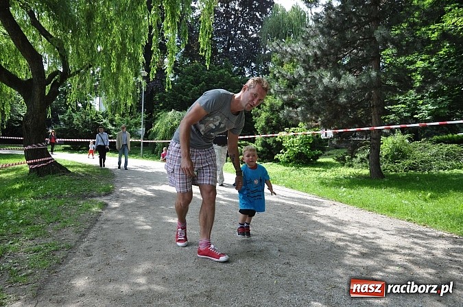 Zdjęcie w galerii na portalu naszraciborz.pl: VIII Raciborski Bieg Profilaktyczny, tym razem w parku Roth wiadomości z regionu
