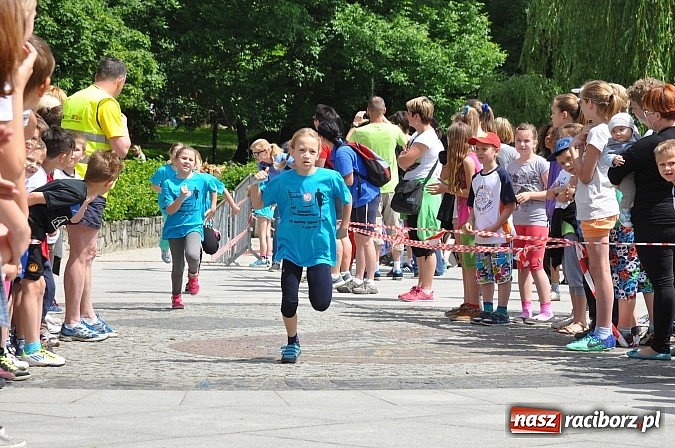 Zdjęcie w galerii na portalu naszraciborz.pl: VIII Raciborski Bieg Profilaktyczny, tym razem w parku Roth wiadomości z regionu
