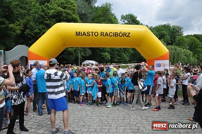 Zdjęcie w galerii na portalu naszraciborz.pl: VIII Raciborski Bieg Profilaktyczny, tym razem w parku Roth wiadomości z regionu