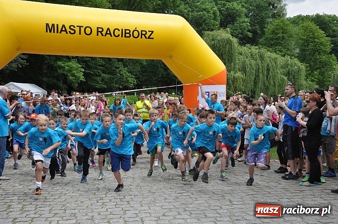 Zdjęcie w galerii na portalu naszraciborz.pl: VIII Raciborski Bieg Profilaktyczny, tym razem w parku Roth wiadomości z regionu