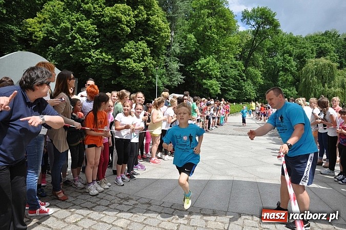 Zdjęcie w galerii na portalu naszraciborz.pl: VIII Raciborski Bieg Profilaktyczny, tym razem w parku Roth wiadomości z regionu