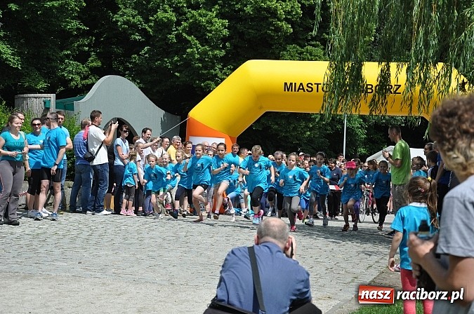 Zdjęcie w galerii na portalu naszraciborz.pl: VIII Raciborski Bieg Profilaktyczny, tym razem w parku Roth wiadomości z regionu