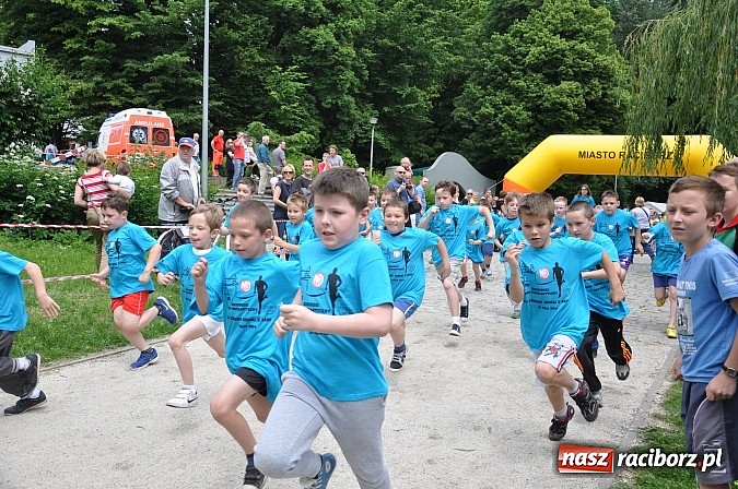 Zdjęcie w galerii na portalu naszraciborz.pl: VIII Raciborski Bieg Profilaktyczny, tym razem w parku Roth wiadomości z regionu
