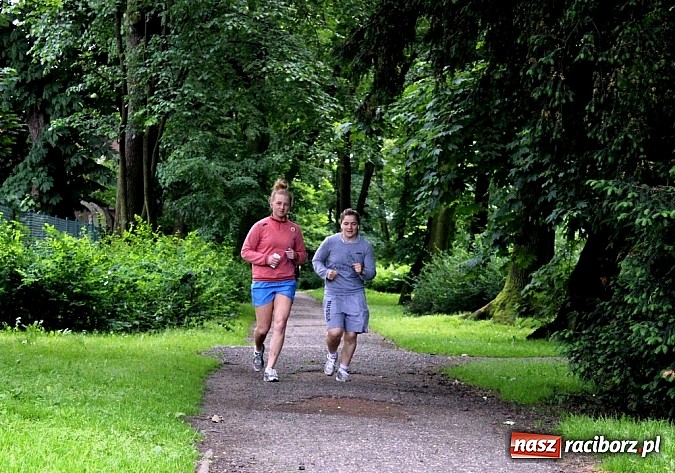 Zdjęcie w galerii na portalu naszraciborz.pl: VIII Raciborski Bieg Profilaktyczny, tym razem w parku Roth wiadomości z regionu