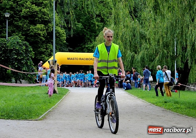 Zdjęcie w galerii na portalu naszraciborz.pl: VIII Raciborski Bieg Profilaktyczny, tym razem w parku Roth wiadomości z regionu
