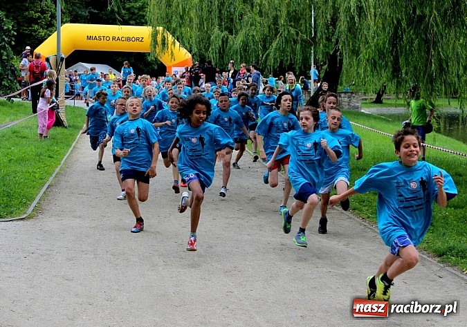 Zdjęcie w galerii na portalu naszraciborz.pl: VIII Raciborski Bieg Profilaktyczny, tym razem w parku Roth wiadomości z regionu