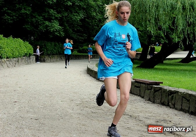 Zdjęcie w galerii na portalu naszraciborz.pl: VIII Raciborski Bieg Profilaktyczny, tym razem w parku Roth wiadomości z regionu