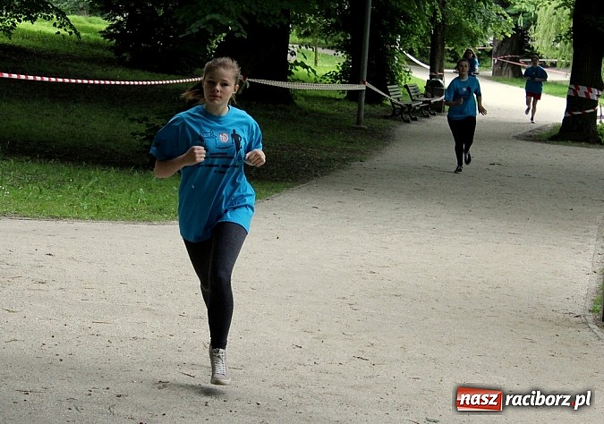 Zdjęcie w galerii na portalu naszraciborz.pl: VIII Raciborski Bieg Profilaktyczny, tym razem w parku Roth wiadomości z regionu
