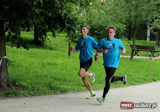 Zdjęcie w galerii na portalu naszraciborz.pl: VIII Raciborski Bieg Profilaktyczny, tym razem w parku Roth wiadomości z regionu
