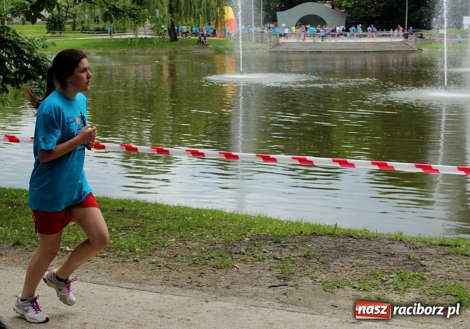 Zdjęcie w galerii na portalu naszraciborz.pl: VIII Raciborski Bieg Profilaktyczny, tym razem w parku Roth wiadomości z regionu