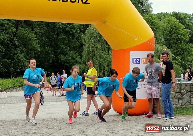 Zdjęcie w galerii na portalu naszraciborz.pl: VIII Raciborski Bieg Profilaktyczny, tym razem w parku Roth wiadomości z regionu