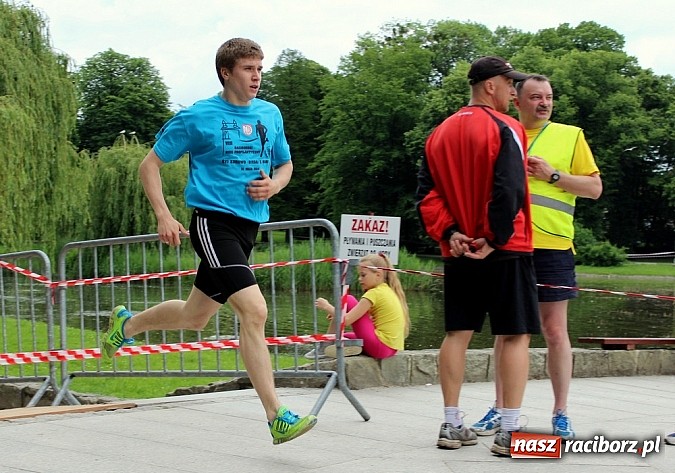 Zdjęcie w galerii na portalu naszraciborz.pl: VIII Raciborski Bieg Profilaktyczny, tym razem w parku Roth wiadomości z regionu