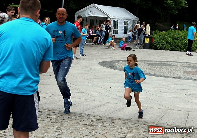 Zdjęcie w galerii na portalu naszraciborz.pl: VIII Raciborski Bieg Profilaktyczny, tym razem w parku Roth wiadomości z regionu