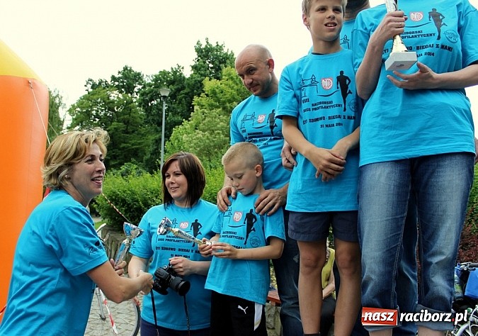 Zdjęcie w galerii na portalu naszraciborz.pl: VIII Raciborski Bieg Profilaktyczny, tym razem w parku Roth wiadomości z regionu