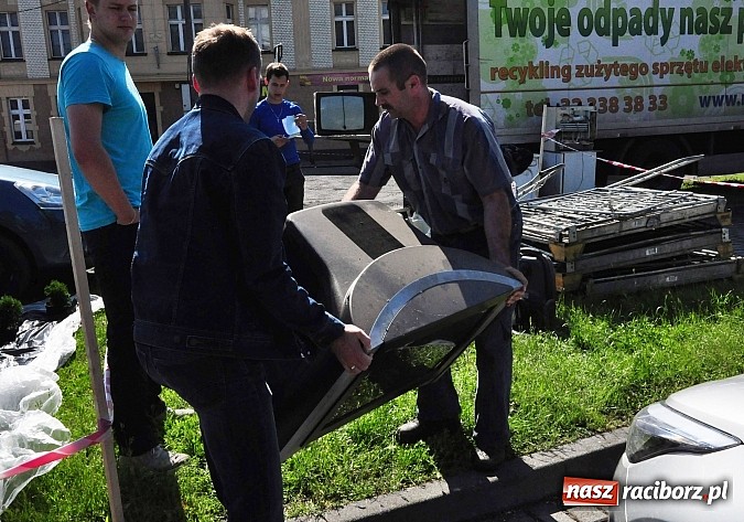 Zdjęcie w galerii na portalu naszraciborz.pl: Na Ostrogu zbiórka sprzętu z dodatkową atrakcją wiadomości z regionu