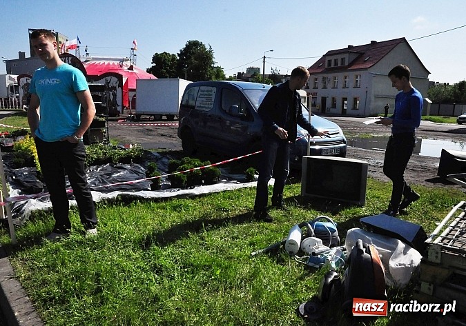 Zdjęcie w galerii na portalu naszraciborz.pl: Na Ostrogu zbiórka sprzętu z dodatkową atrakcją wiadomości z regionu
