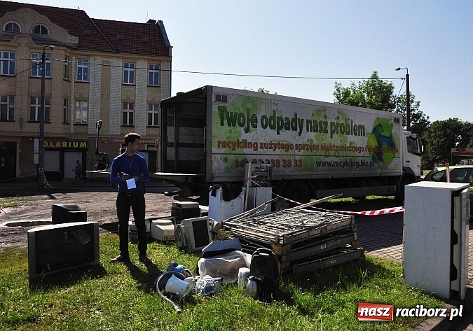 Zdjęcie w galerii na portalu naszraciborz.pl: Na Ostrogu zbiórka sprzętu z dodatkową atrakcją wiadomości z regionu