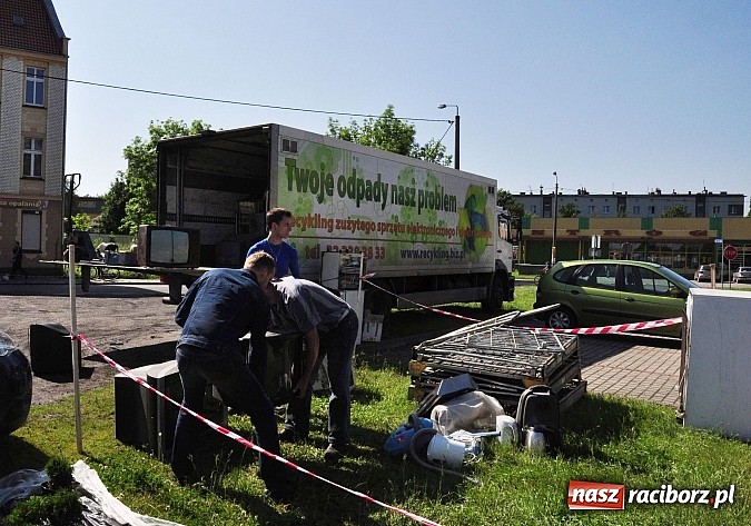 Zdjęcie w galerii na portalu naszraciborz.pl: Na Ostrogu zbiórka sprzętu z dodatkową atrakcją wiadomości z regionu