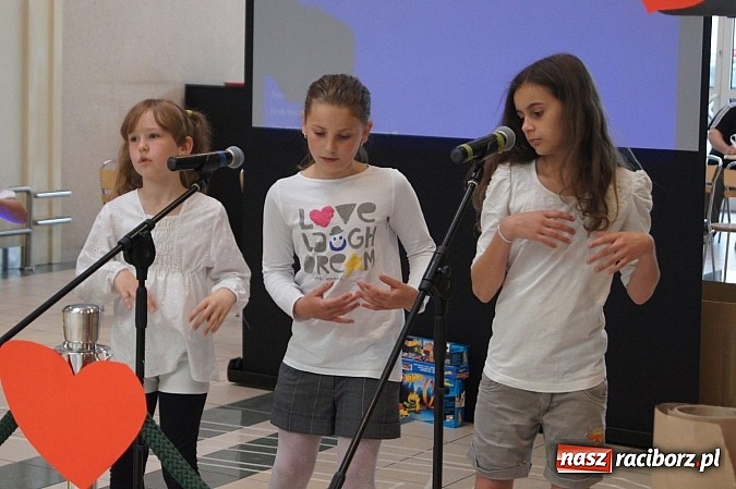 Zdjęcie w galerii na portalu naszraciborz.pl: Mnóstwo frajdy z okazji Dnia Dziecka w Auchan  wiadomości z regionu