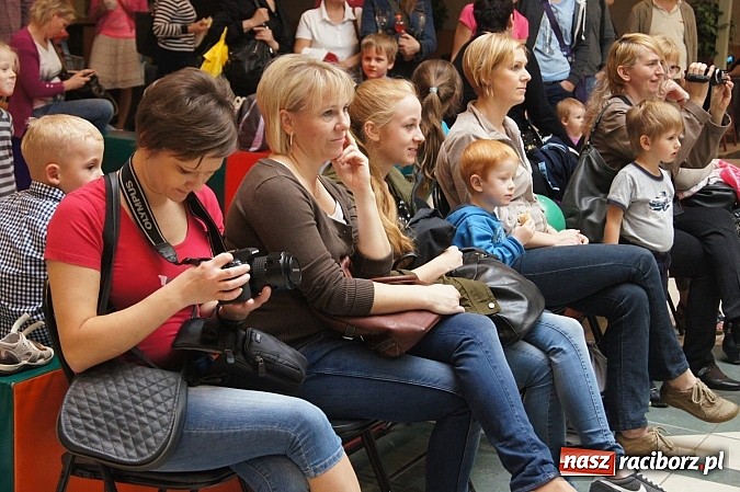 Zdjęcie w galerii na portalu naszraciborz.pl: Mnóstwo frajdy z okazji Dnia Dziecka w Auchan  wiadomości z regionu