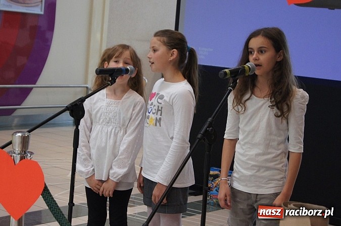 Zdjęcie w galerii na portalu naszraciborz.pl: Mnóstwo frajdy z okazji Dnia Dziecka w Auchan  wiadomości z regionu