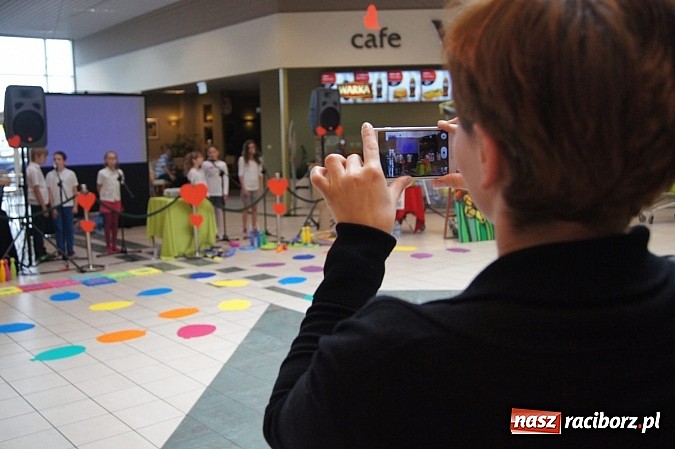 Zdjęcie w galerii na portalu naszraciborz.pl: Mnóstwo frajdy z okazji Dnia Dziecka w Auchan  wiadomości z regionu