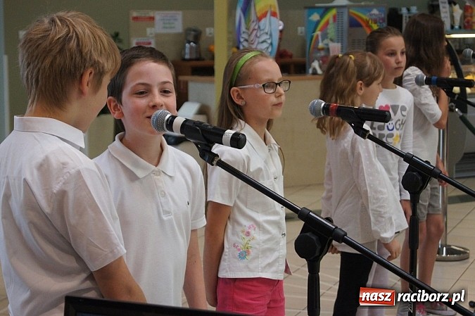 Zdjęcie w galerii na portalu naszraciborz.pl: Mnóstwo frajdy z okazji Dnia Dziecka w Auchan  wiadomości z regionu