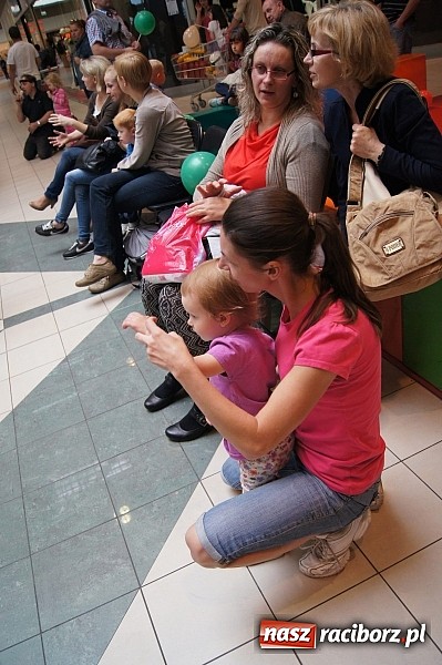 Zdjęcie w galerii na portalu naszraciborz.pl: Mnóstwo frajdy z okazji Dnia Dziecka w Auchan  wiadomości z regionu