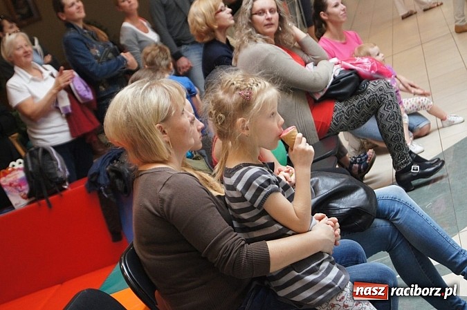 Zdjęcie w galerii na portalu naszraciborz.pl: Mnóstwo frajdy z okazji Dnia Dziecka w Auchan  wiadomości z regionu