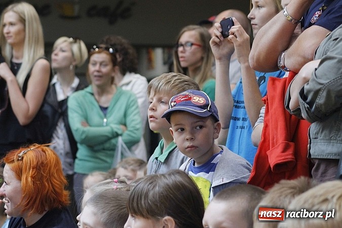 Zdjęcie w galerii na portalu naszraciborz.pl: Mnóstwo frajdy z okazji Dnia Dziecka w Auchan  wiadomości z regionu