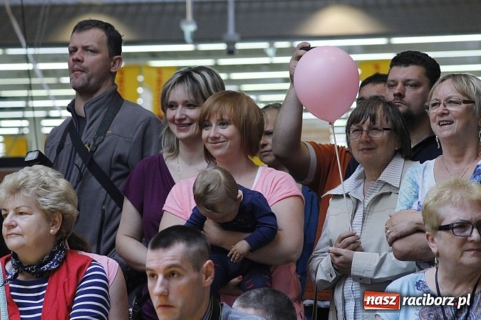 Zdjęcie w galerii na portalu naszraciborz.pl: Mnóstwo frajdy z okazji Dnia Dziecka w Auchan  wiadomości z regionu
