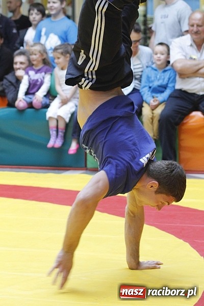 Zdjęcie w galerii na portalu naszraciborz.pl: Mnóstwo frajdy z okazji Dnia Dziecka w Auchan  wiadomości z regionu