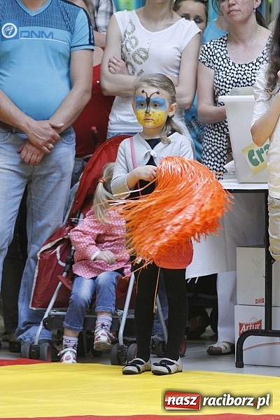 Zdjęcie w galerii na portalu naszraciborz.pl: Mnóstwo frajdy z okazji Dnia Dziecka w Auchan  wiadomości z regionu