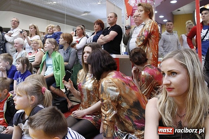 Zdjęcie w galerii na portalu naszraciborz.pl: Mnóstwo frajdy z okazji Dnia Dziecka w Auchan  wiadomości z regionu