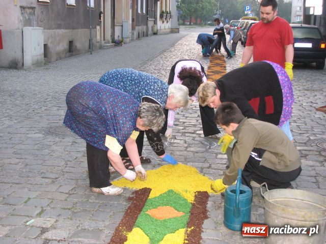 Zdjęcie w galerii na portalu naszraciborz.pl: Dywany z kwiatów odchodzą do lamusa? wiadomości z regionu