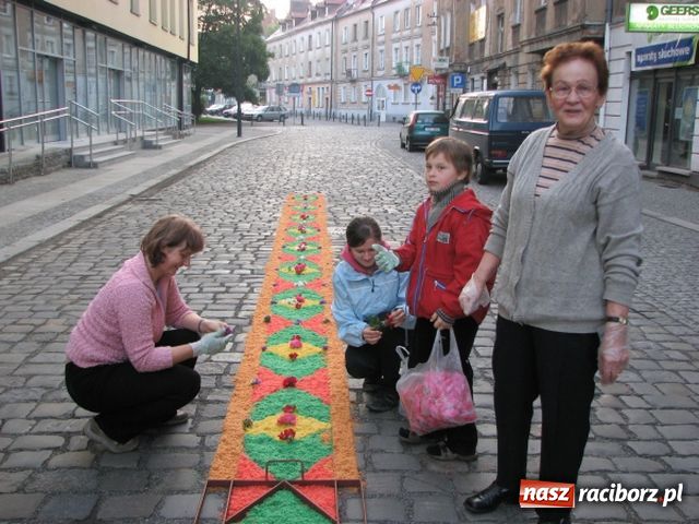 Zdjęcie w galerii na portalu naszraciborz.pl: Dywany z kwiatów odchodzą do lamusa? wiadomości z regionu