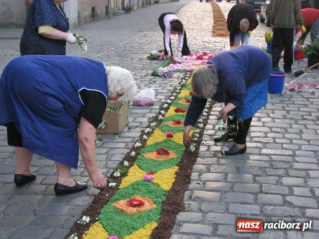 Zdjęcie w galerii na portalu naszraciborz.pl: Dywany z kwiatów odchodzą do lamusa? wiadomości z regionu