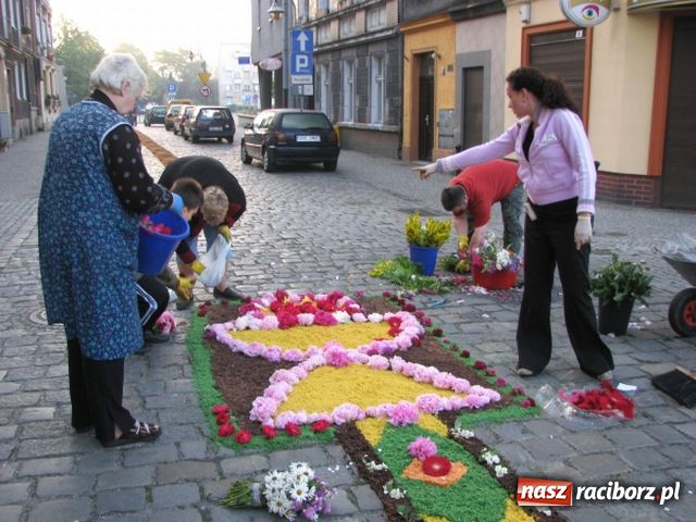 Zdjęcie w galerii na portalu naszraciborz.pl: Dywany z kwiatów odchodzą do lamusa? wiadomości z regionu