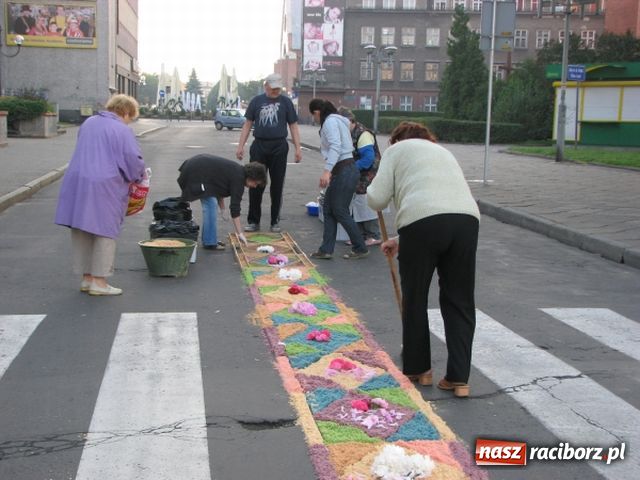 Zdjęcie w galerii na portalu naszraciborz.pl: Dywany z kwiatów odchodzą do lamusa? wiadomości z regionu