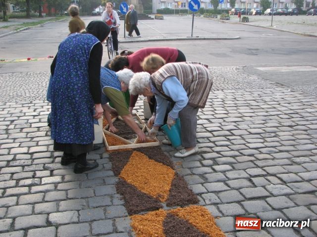 Zdjęcie w galerii na portalu naszraciborz.pl: Dywany z kwiatów odchodzą do lamusa? wiadomości z regionu