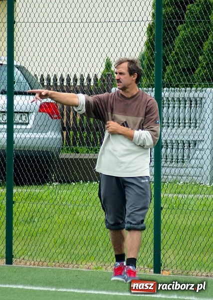 Zdjęcie w galerii na portalu naszraciborz.pl: Wolnik show w Tworkowie. Wypoczynek na kolanach wiadomości z regionu