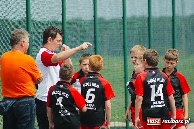 Zdjęcie w galerii na portalu naszraciborz.pl: Wolnik show w Tworkowie. Wypoczynek na kolanach wiadomości z regionu