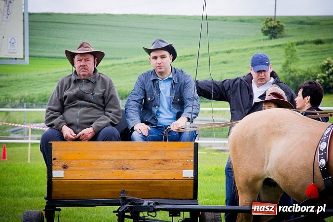 Zdjęcie w galerii na portalu naszraciborz.pl: Konna majówka w Pawłowie  wiadomości z regionu
